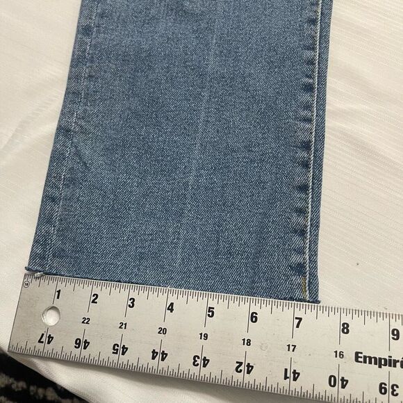 NWT Kensie Vintage Luxe The Slim Distressed Denim Jeans Size 8/29 New - Picture 7 of 11